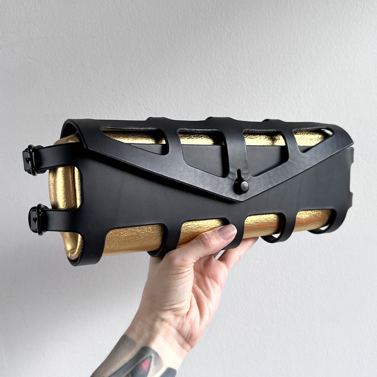 ARCHIVAL HARNESS CLUTCH BLACK & GOLD