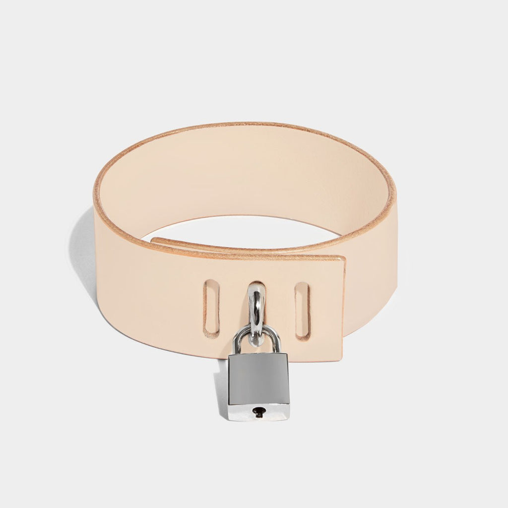 Collar padlock store