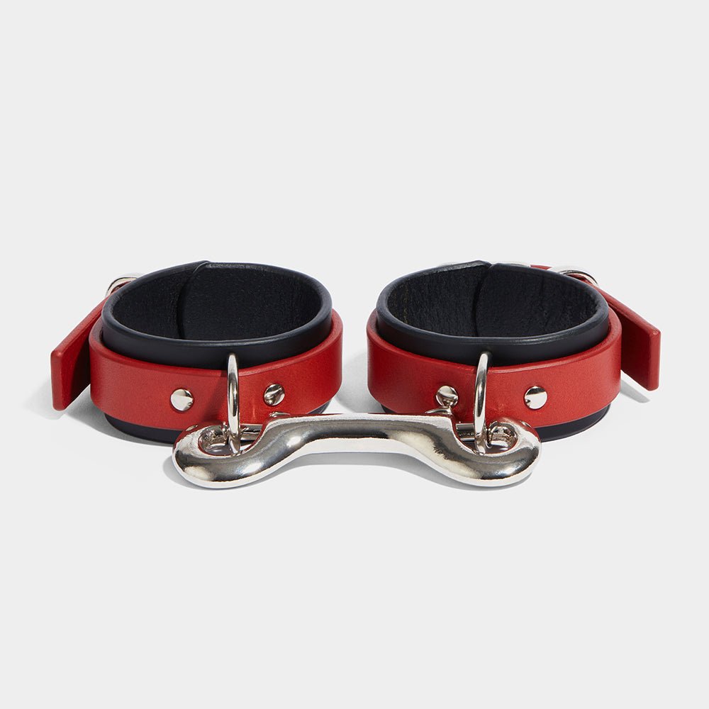 WING CUFFS BLACK & RED - WRIST | Restraint Cuffs | Fleet Ilya